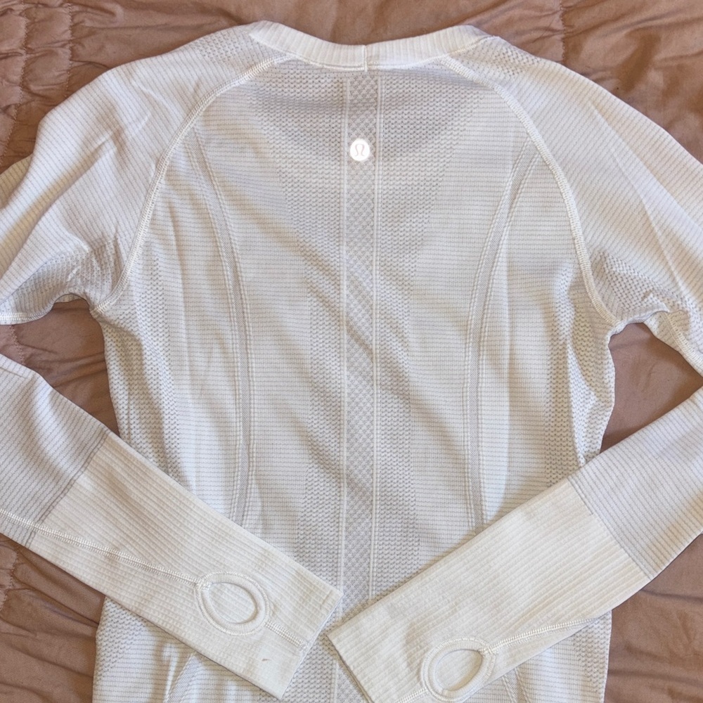 lululemon athletica White Long-Sleeve Slim Performance Tee - Picture 8 of 10